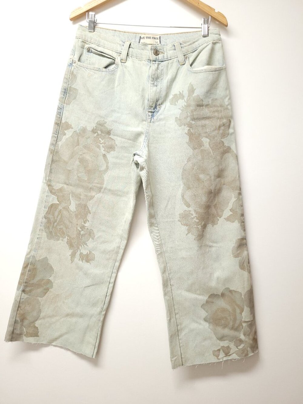 Free People We The Free Tinsley Floral Straighr Leg Jeans Size 30